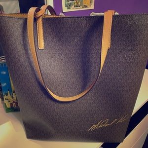 Michael Kors Tote Brown Tan bag